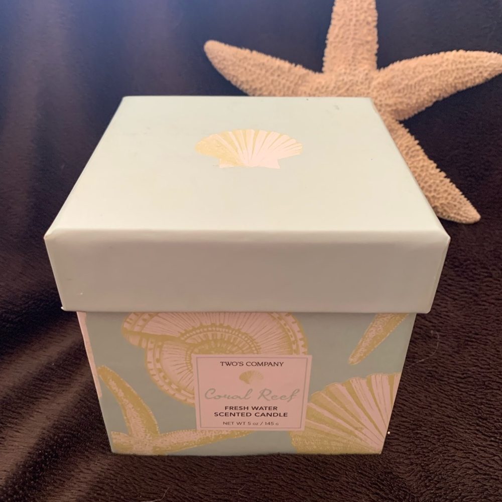 TWO’S COMPANY 5.0 oz. Coral Reef Fresh water richly scented candle NIB NWT